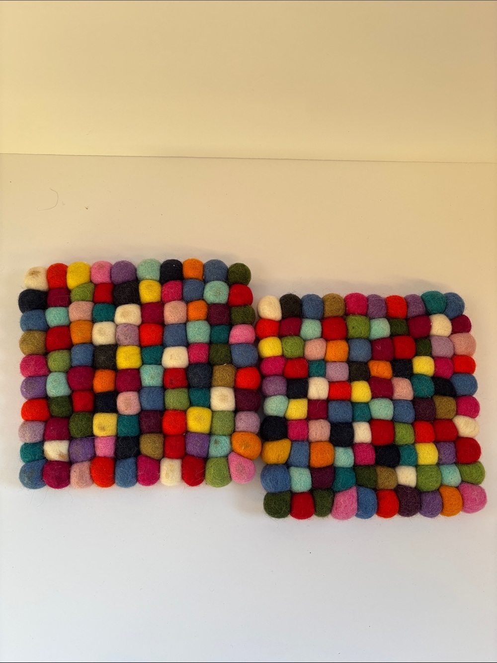 🌈 Handmade Felt Ball Trivets Set of 2 Colorful Wool Hot Pads Boho Kitchen Decor - Picture 15 of 17